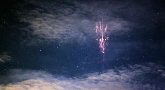 2012年在新墨西哥州陶斯上空拍摄到的精灵特写