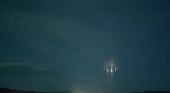 Ashcraft在堪萨斯州西部天空拍摄到一个巨大的精灵