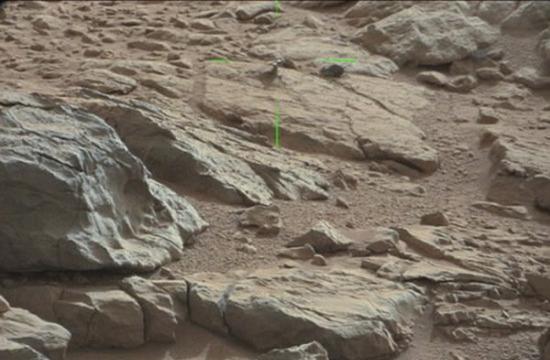 “好奇号”在火星岩层中发现神秘金属物体