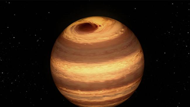 这颗代号为“W1906+40”的小型恒星拥有类似木星红斑的“大暗斑”，位于它的北极附近