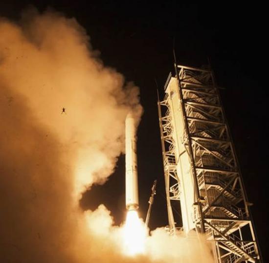 青蛙被火箭发射冲击波炸飞