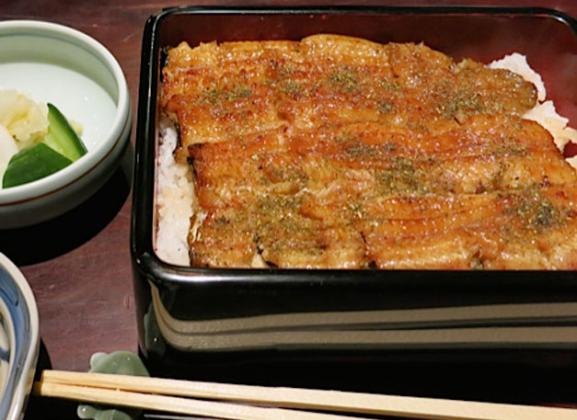 鳗鱼营养丰富，是日本人夏天最爱吃的美食之一