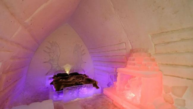 芬兰北极雪饭店招募“极光观测员”，看到极光赶快叫客人起床