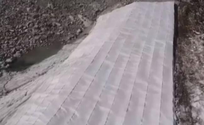 意大利试用防水布覆盖冰川。