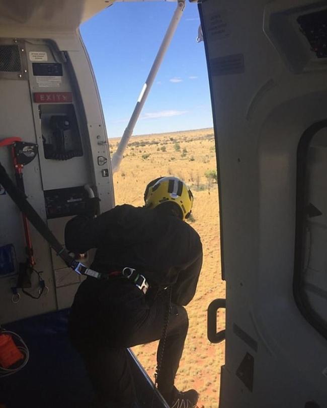 警方于收到救求讯号翼日派出直升机营救。