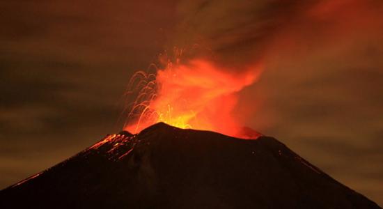 墨西哥波波卡特佩特火山再度喷发