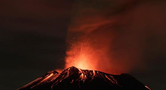 墨西哥波波卡特佩特火山再度喷发