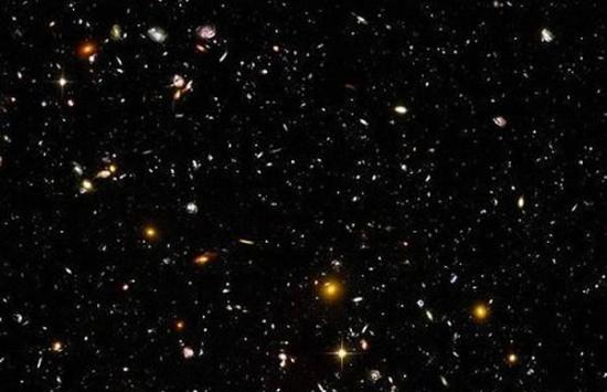 哈勃空间望远镜眼中的深邃宇宙――我们的宇宙真的处于膨胀状态吗？主流科学观点认为答案是肯定的。然而近期一位德国宇宙学家对此提出了不同的观点