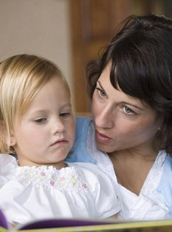 研究指，母亲说故事时，倾向像老师一般，问一些实则的问题。
