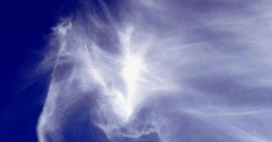 英国摄影师拍到“天马行空”云彩美图