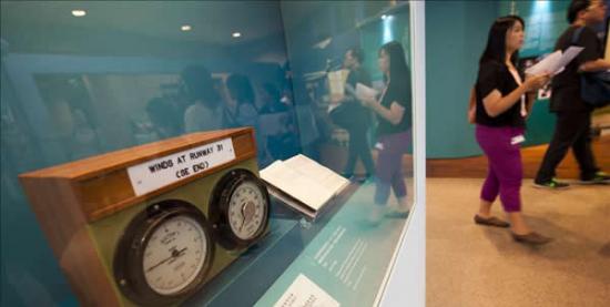 香港天文台成立130周年展出的旧式风测仪