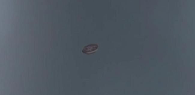 美国俄亥俄州克利夫兰市空中出现神秘不明飞行物