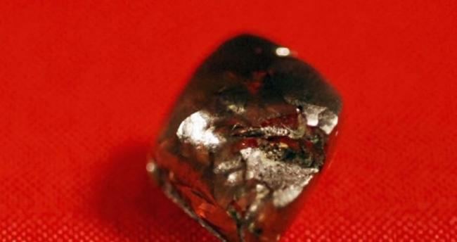 美国14岁少年在阿肯色州“钻石坑州立公园”捡到7.44克拉钻石
