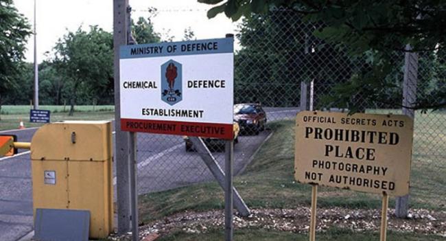 国防部的秘密实验室负责有关实验。