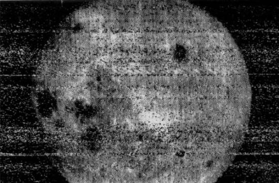 1959年，前苏联月球3号航天器首次拍摄到月球背面
