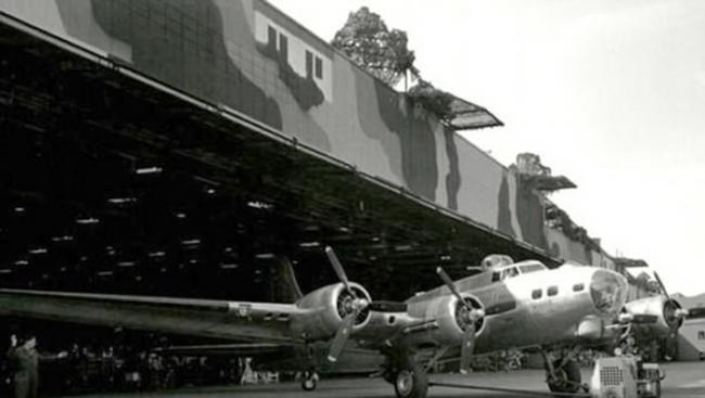美国二战最大秘密工厂曝光 伪装成小镇造7000架B-17