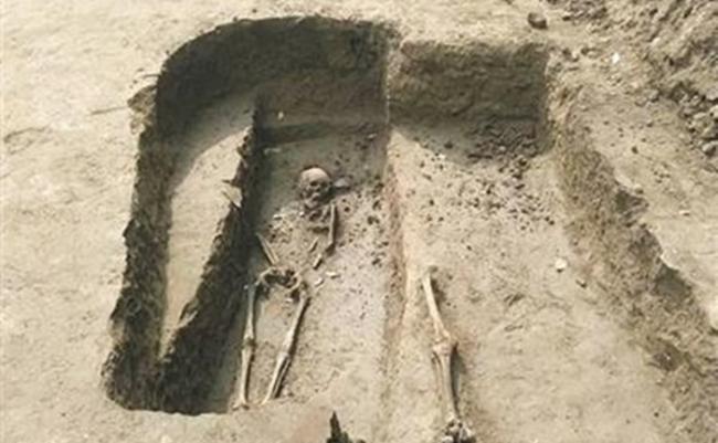 考古学家初步鉴定，相信这批文物是金元时期的古墓群。