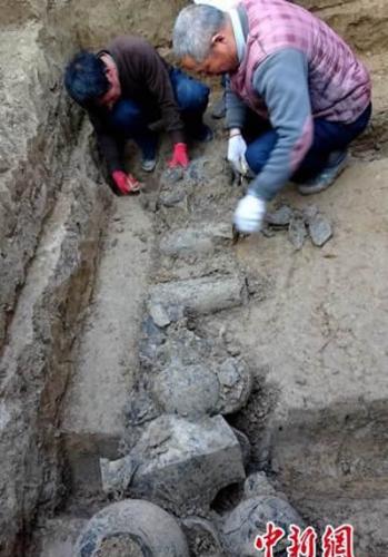 河南省周口市发现战国至东汉时期墓葬群 出土2000多年前青铜剑