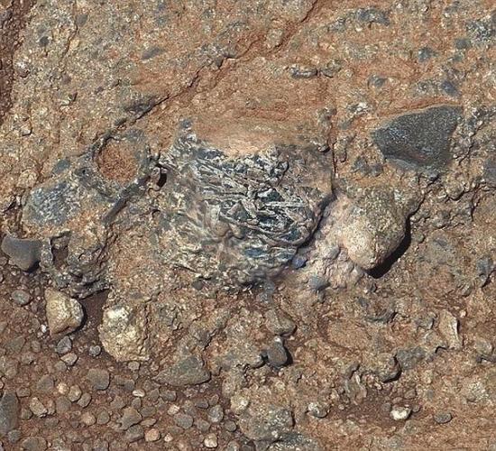 好奇号火星车勘测分析发现火星岩石样本非常类似于地球地壳成分