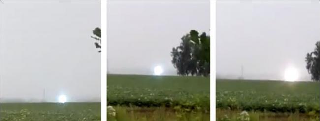 俄罗斯农田惊现火球状UFO 实为罕见球状闪电