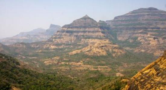 印度孟买东部德干地盾的分层熔岩流