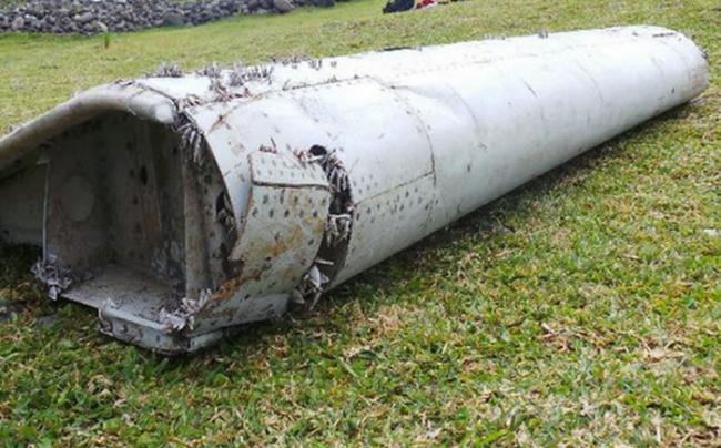 马达加斯加找到机翼碎片，疑失踪马航MH370残骸。