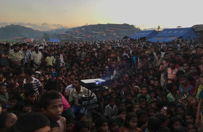 iPhone摄影大赛评选出2018年最佳照片：难民营内罗兴亚孩子
