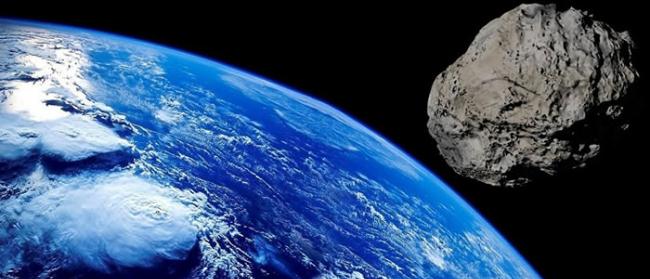 大型小行星“EA2”将从30.5万公里外的地方掠过地球