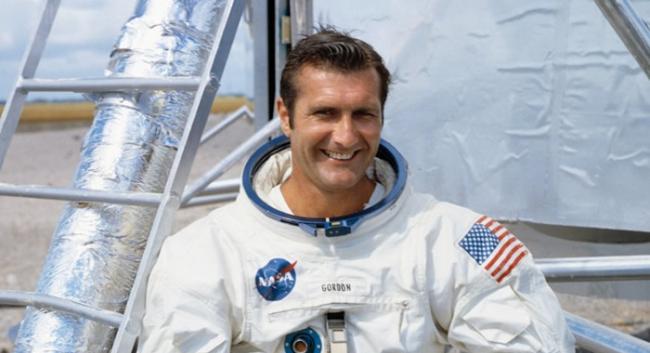 戈登于1969年执行阿波罗12号征月任务。