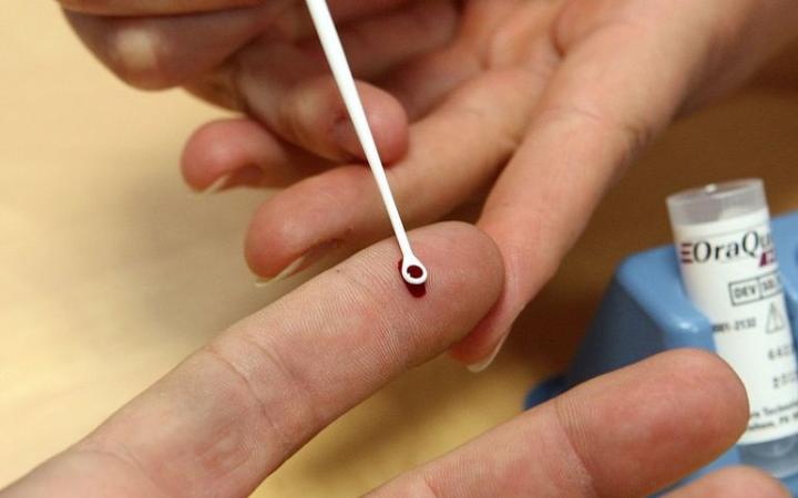 美国医学新检验法VirScan：一滴血验出过去现在病毒