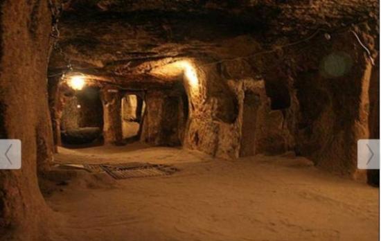 土耳其男子整修父亲留下的房子时发现屋底4000平方公尺古罗马时期的地下城