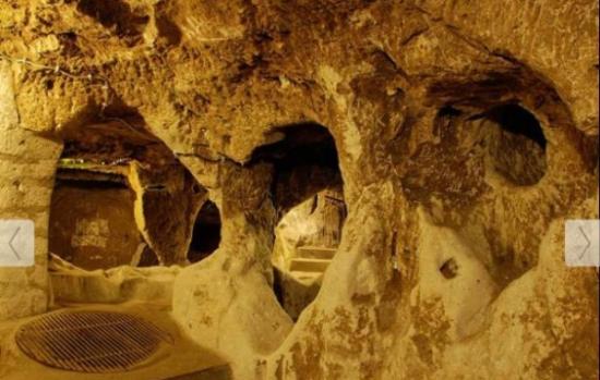 土耳其男子整修父亲留下的房子时发现屋底4000平方公尺古罗马时期的地下城