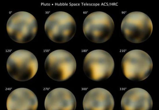 我们迄今拥有的最佳冥王星图像――由哈勃空间望远镜在2002年至2003年之间拍摄，图像中的明暗结构可能显示冥王星地表的成分变化。