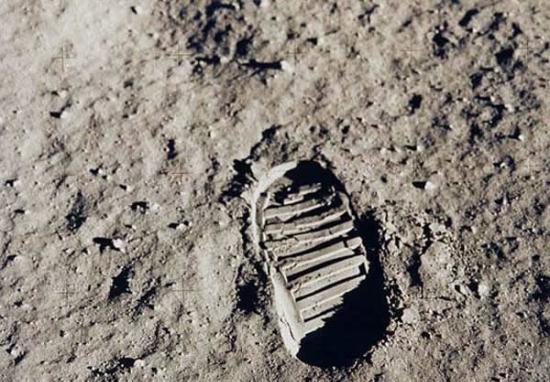 登月第一人的兄弟爆料：“我的一小步、人类一大步”是在地球背好的台词