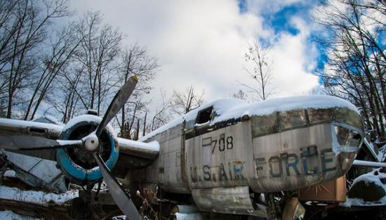 美国俄亥俄州废品收购员20世纪40年代收藏了许多二战时期的报废战斗机