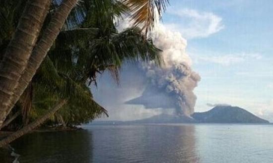 火山灰喷到距海平面18公里的高度。