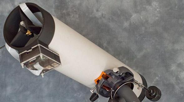 使用3D打印技术制造的天文望远镜，这是一架牛反望远镜，人们可以从网络上下载3D打印模块自制