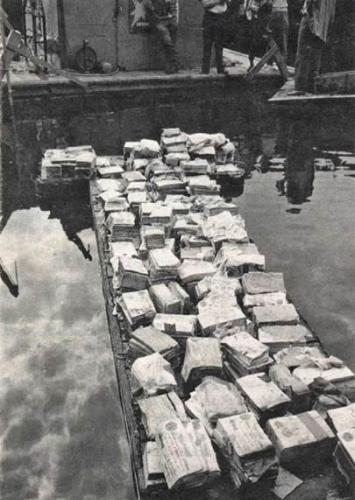 1959年在托普利策湖中找到的钱和文件
