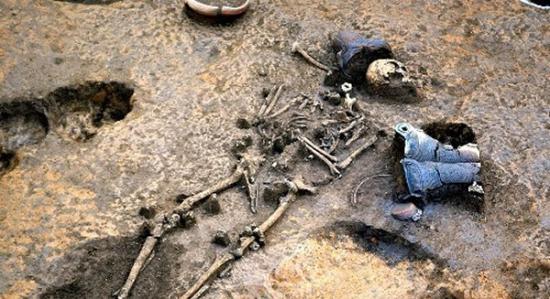 日本出土4000年前绳文时代人骨