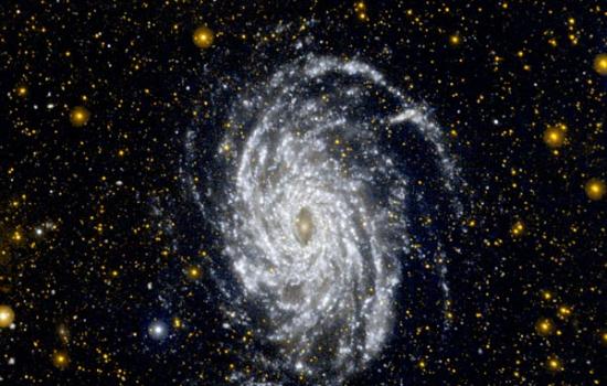 螺旋星系M94的紫外线照片