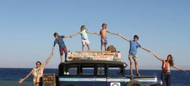 阿根廷夫妇自驾游游世界17年 旅途间诞下4子女