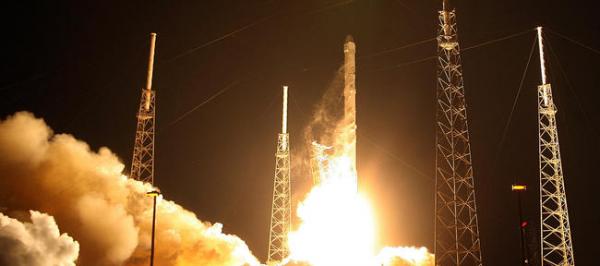 SpaceX成功发射“猎鹰9号”火箭 第一阶段回收失败