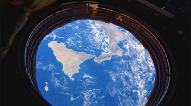 NASA公布第9名的照片，太空站窗外的意大利。