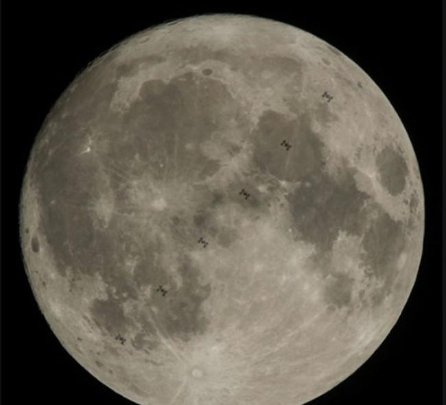 NASA公布第4名的照片，月球上过度的太空站。