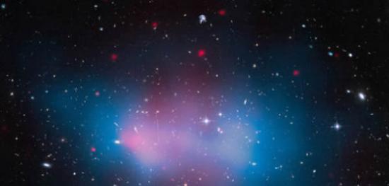 “大胖子”星系团的编号为ACT-CL J0102-4915，包含了数百个的星系。根据哈勃太空望远镜的最新观测结果，该星团的质量可能与3千万亿颗太阳相当，约为银河