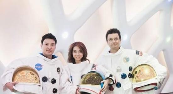 资料图片：邓紫棋成为环宇亚洲首位华人形象大使，确认2015年将乘飞船漫游太空。
