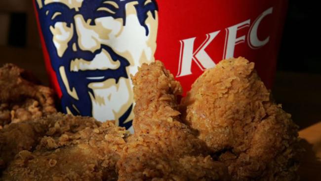 美国肯德基家乡鸡（KFC）始创人外甥接受访问时泄漏炮制炸鸡的秘方？