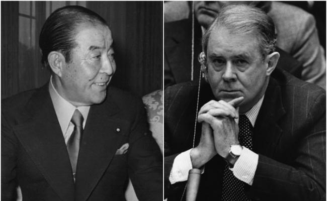 园田直（左图）于1979年与万斯（右图）讨论对华政策。