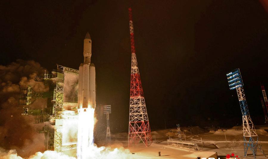 当地时间2014年12月23日，俄罗斯阿尔汉格尔斯克，俄罗斯在普列谢茨克发射场成功试射了最新的“安加拉号”重型运载火箭。图片来源：Photo ITAR-TASS