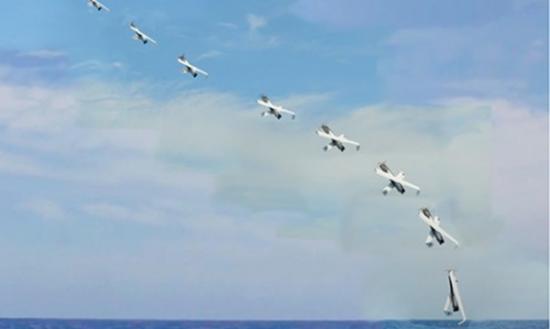 发射平台可升上水面，发射无人机执行任务。